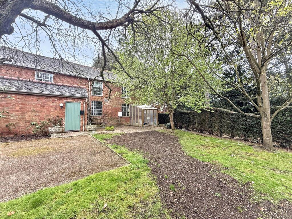 2 bed Apartment for rent in Leicester. From Bentons - Melton Mowbray