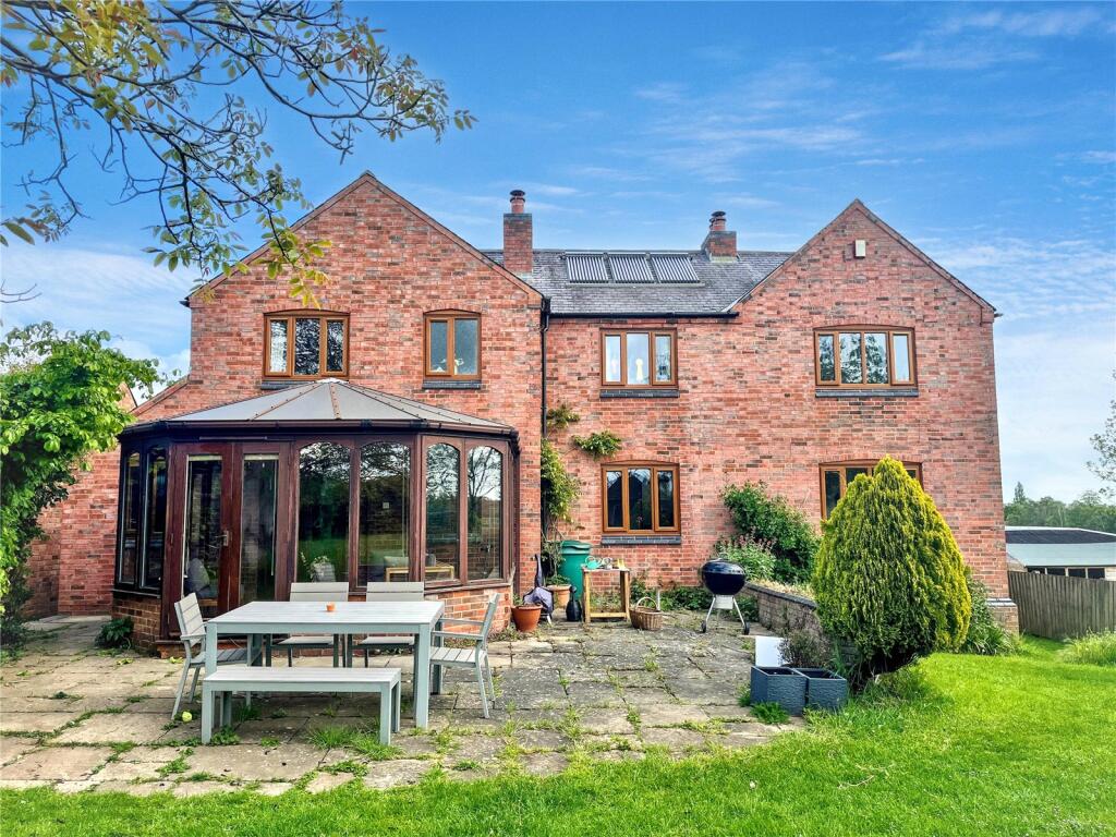 5 bed Detached for rent in Loughborough. From Bentons - Melton Mowbray