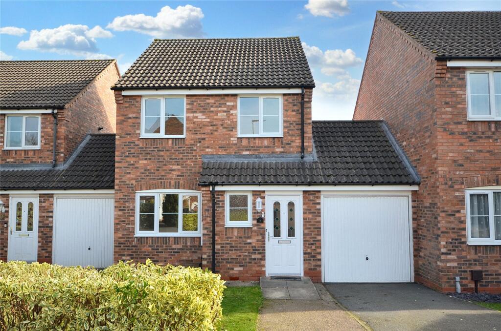 3 bed Link detached for rent in Melton Mowbray. From Bentons - Melton Mowbray