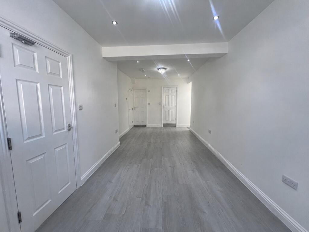 4 bed Mid Terraced House for rent in Southgate. From Filey Properties - Enfield - Lettings