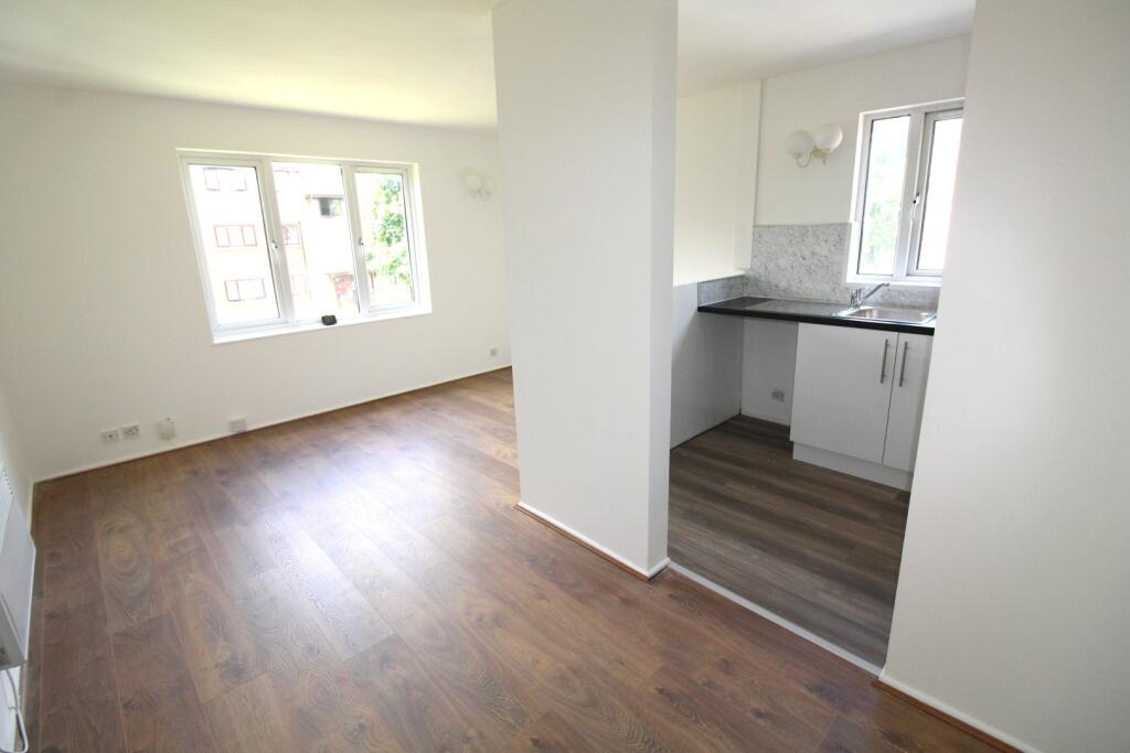1 bed 1st Floor Flat for rent in Waltham Cross. From Filey Properties - Enfield - Lettings