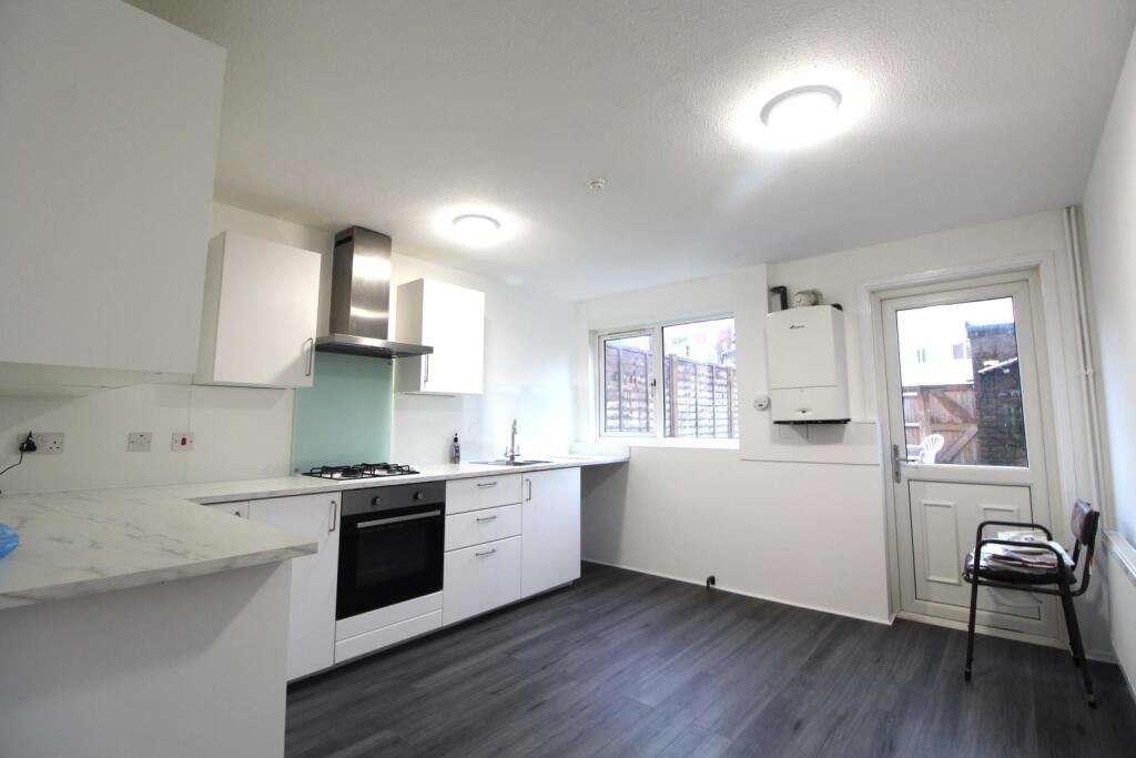4 bed Mid Terraced House for rent in Tottenham. From Filey Properties - Enfield - Lettings