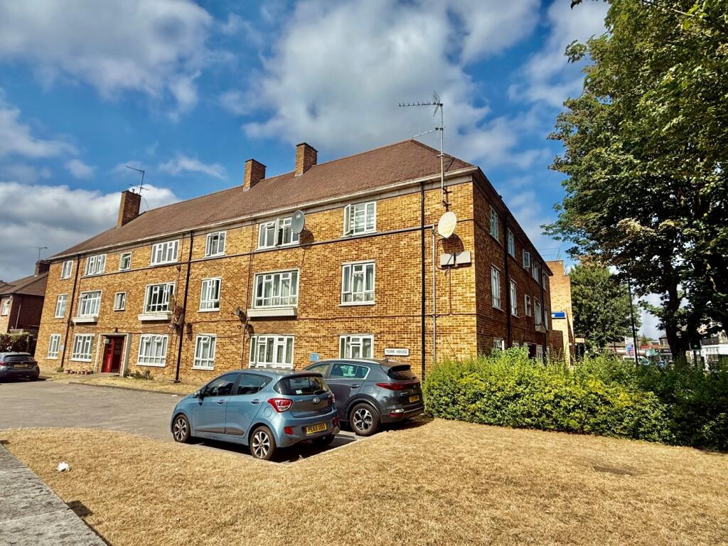 2 bed 1st Floor Flat for rent in Crews Hill. From Filey Properties - Enfield - Lettings