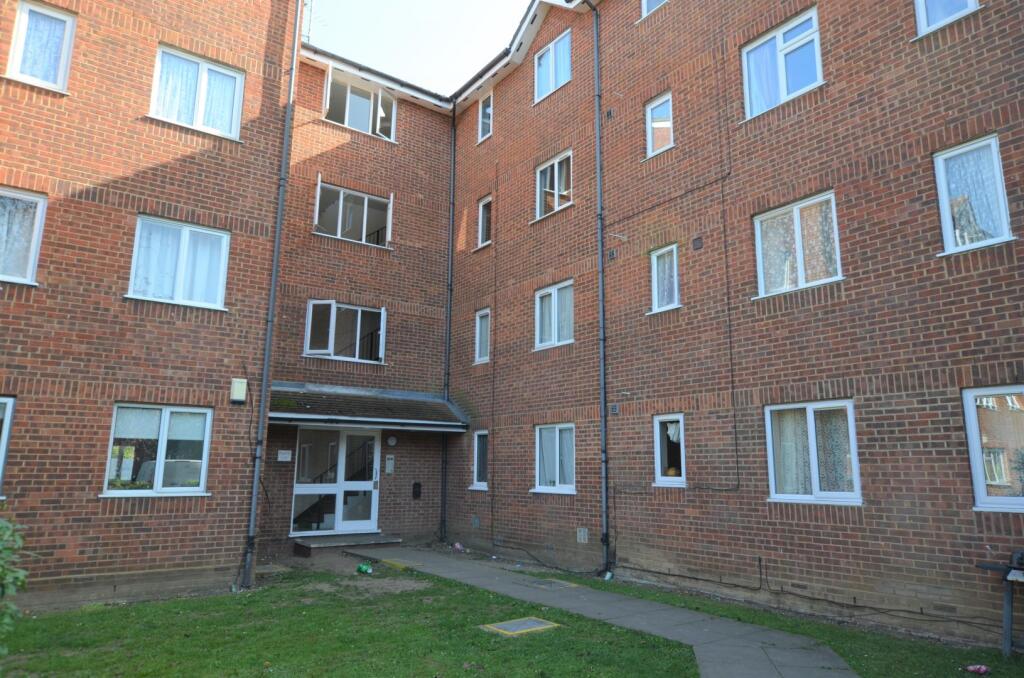 2 bed 1st Floor Flat for rent in Edmonton. From Filey Properties - Enfield - Lettings