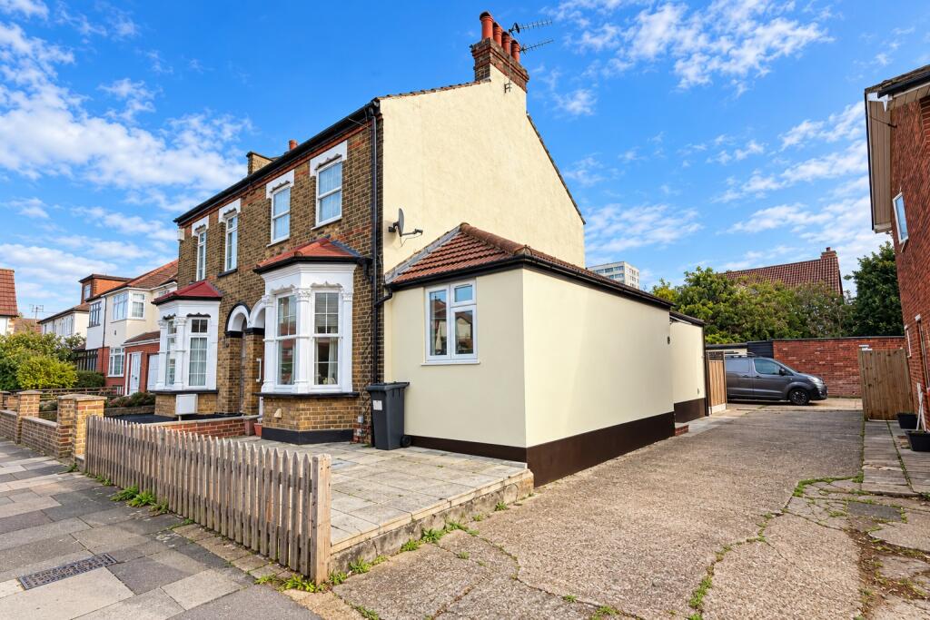 2 bed 1st Floor Flat for rent in Crews Hill. From Filey Properties - Enfield - Lettings 2 bed 1st Floor Flat for rent in Crews Hill. From Filey Properties - Enfield - Lettings