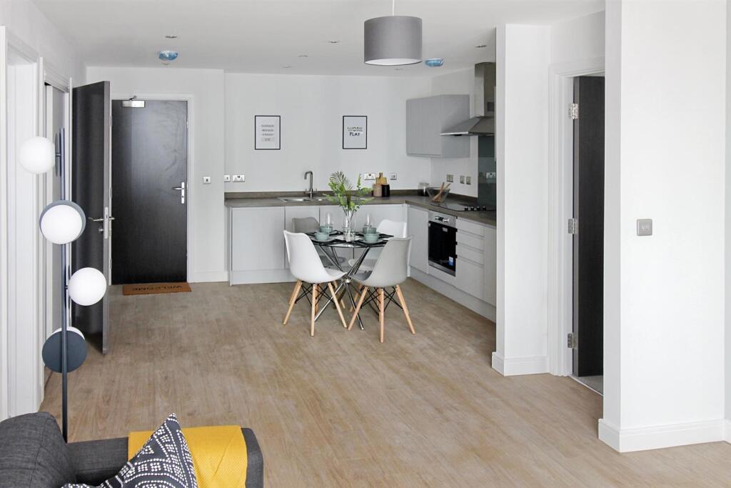 2 bed Apartment for rent in Manchester. From BEYOND RESIDENTIAL LIMITED - Salford Quays