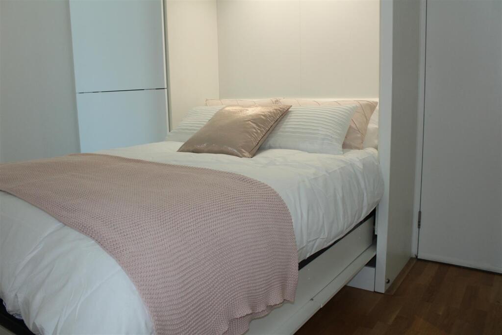 4 bed Studio for rent in Salford. From BEYOND RESIDENTIAL LIMITED - Salford Quays