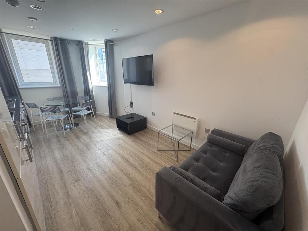 2 bed Apartment for rent in Salford. From BEYOND RESIDENTIAL LIMITED - Salford Quays 2 bed Apartment for rent in Salford. From BEYOND RESIDENTIAL LIMITED - Salford Quays