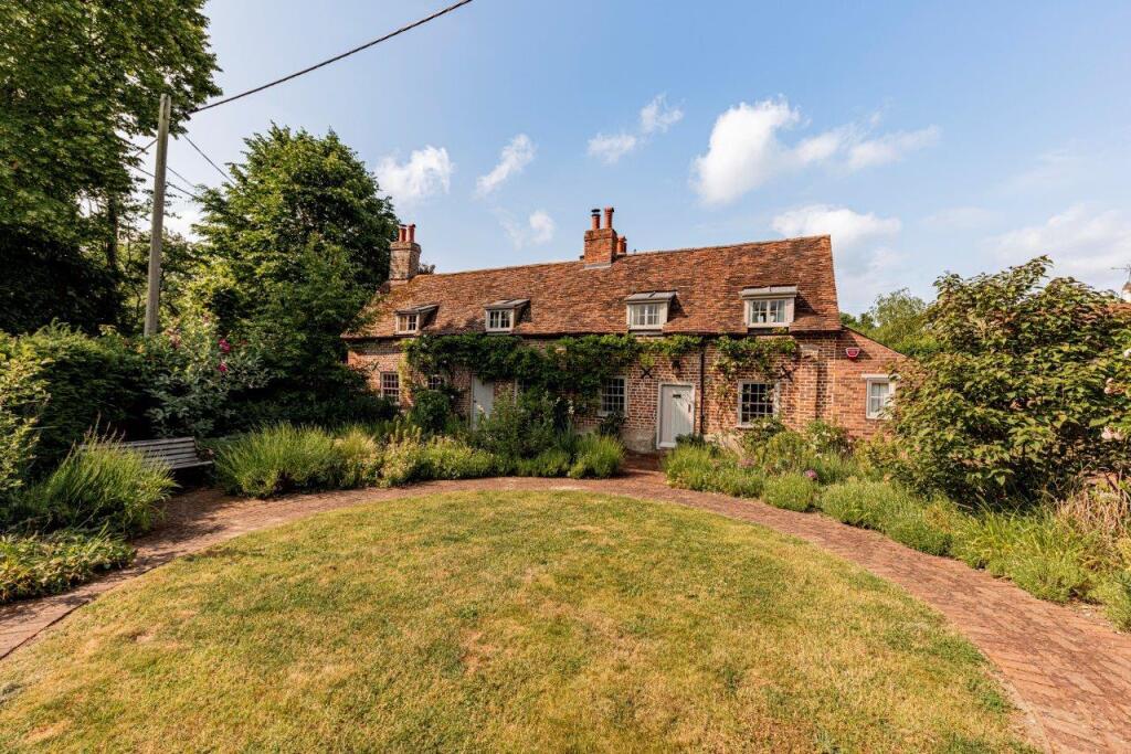 5 bed Cottage for rent in Adisham. From Finn's - Sandwich