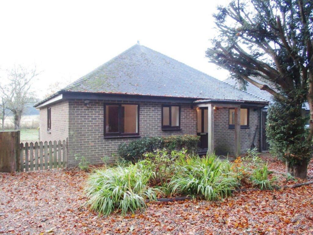 3 bed Detached bungalow for rent in Nonington. From Finn's - Sandwich
