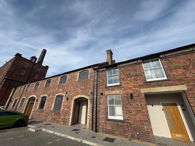 3 bed Town House for rent in Fazeley. From Fish2let.com - Ashby-De-La-Zouch