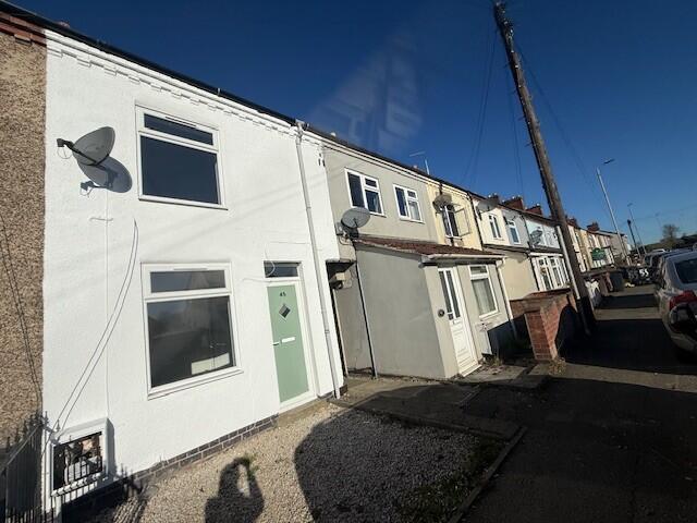 2 bed Mid Terraced House for rent in Coalville. From Fish2let.com - Ashby-De-La-Zouch