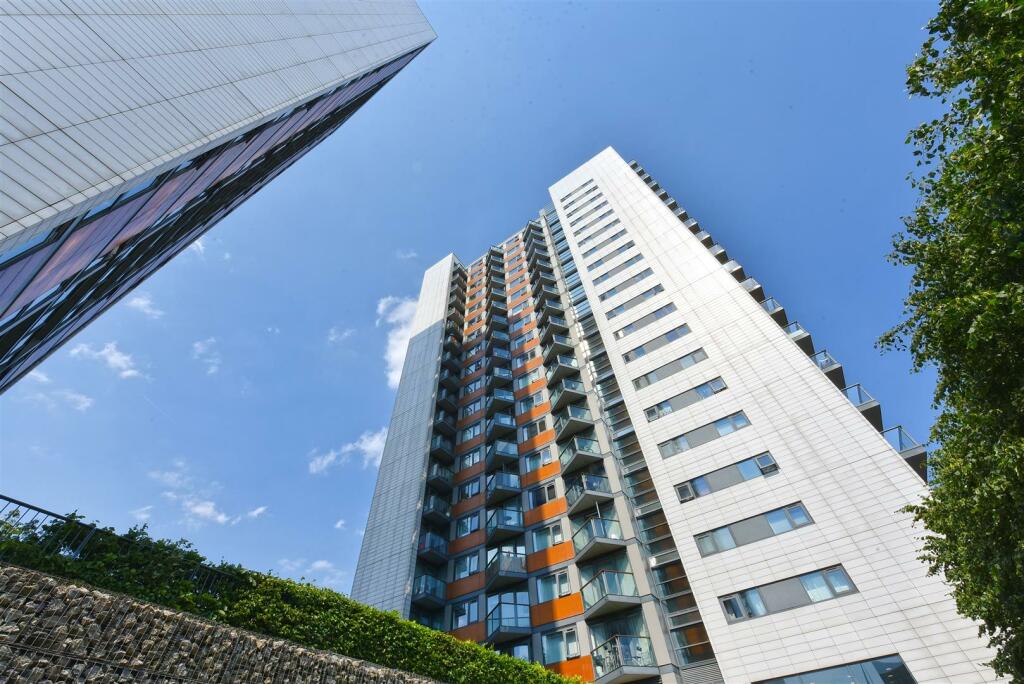 1 bed Apartment for rent in Poplar. From Franklyn James - Docklands