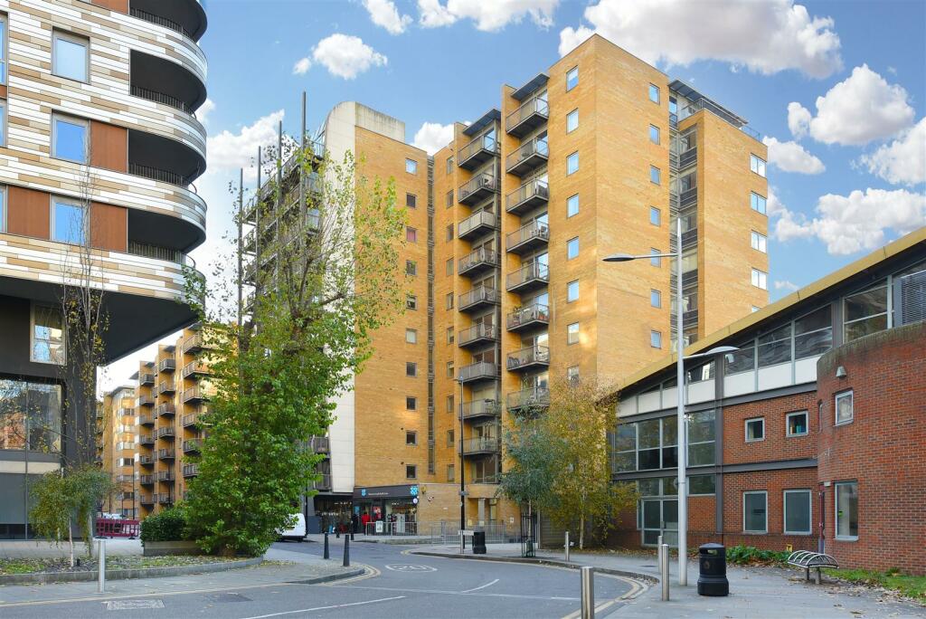 2 bed Apartment for rent in London. From Franklyn James - Docklands