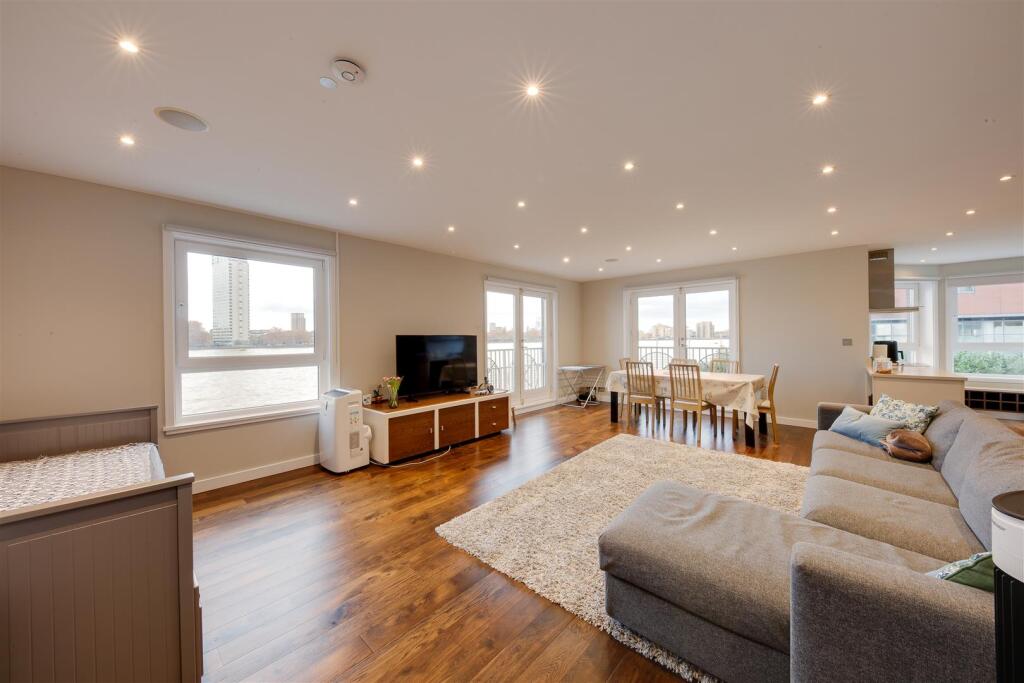 2 bed Apartment for rent in Poplar. From Franklyn James - Westferry