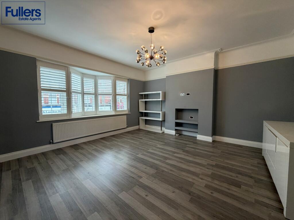 2 bed 1st Floor Flat for rent in Southgate. From Fullers Estates - London