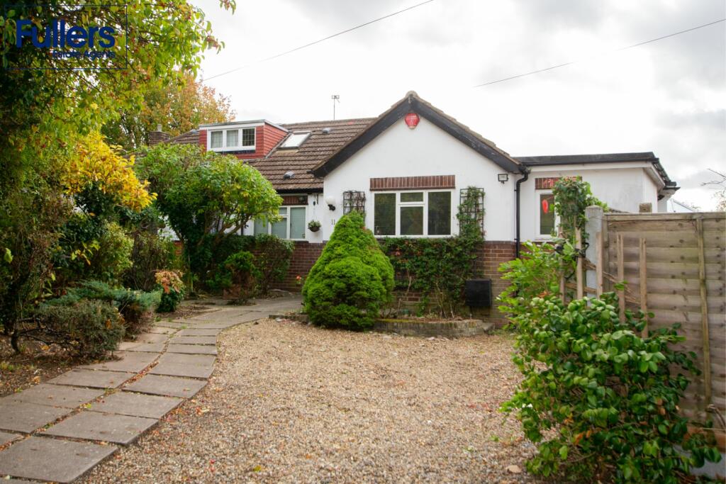 2 bed Chalet for rent in Botany Bay. From Fullers Estates - London 2 bed Chalet for rent in Botany Bay. From Fullers Estates - London