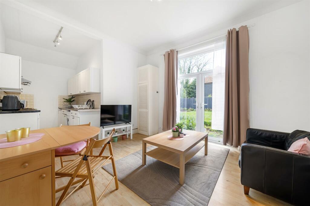 1 bed Flat for rent in Penge. From Galloways - Penge