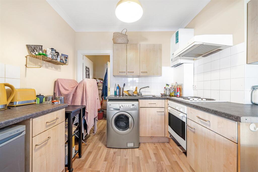 4 bed Studio for rent in London. From Galloways - Penge