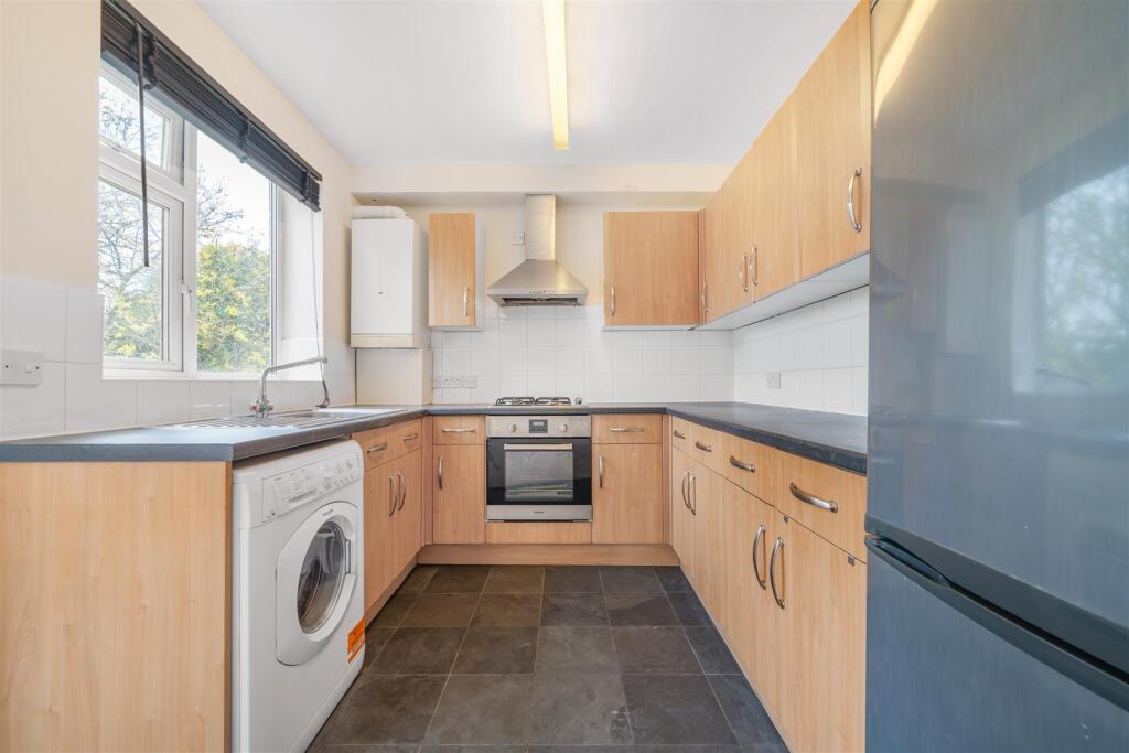 2 bed 1st Floor Flat for rent in London. From Galloways - Penge 2 bed 1st Floor Flat for rent in London. From Galloways - Penge