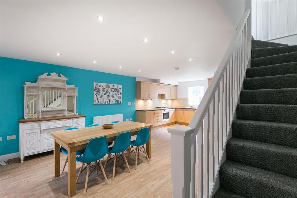 4 bed Mid Terraced House for rent in Camberwell. From Gareth James Property - South East London