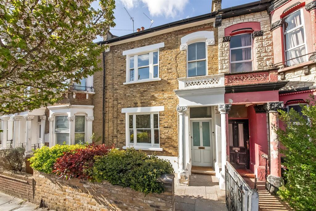 2 bed House (unspecified) for rent in London. From Gareth James Property - South East London