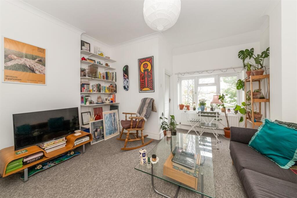1 bed Apartment for rent in Deptford. From Gareth James Property - South East London