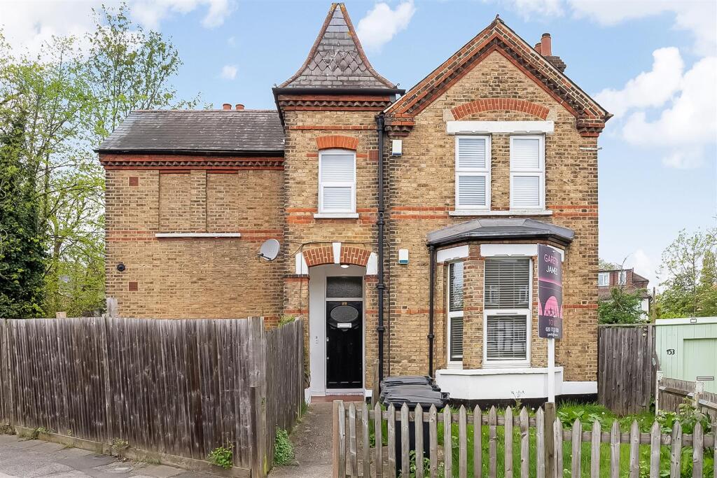 2 bed House (unspecified) for rent in London. From Gareth James Property - South East London