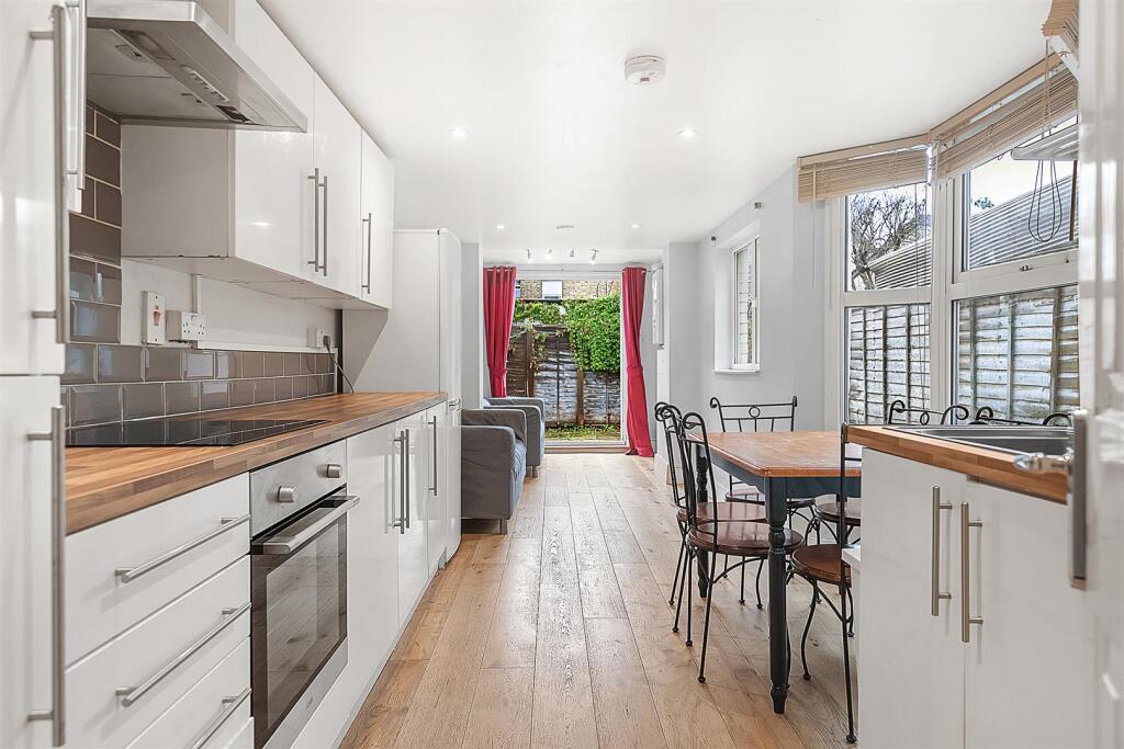 5 bed Mid Terraced House for rent in Camberwell. From Gareth James Property - South East London