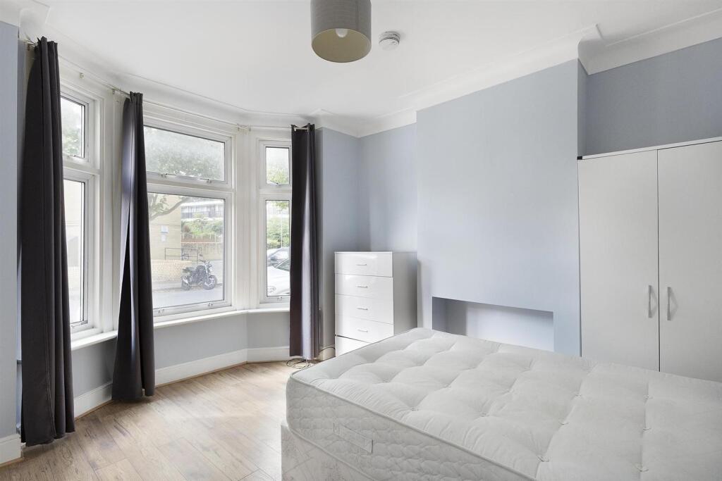 5 bed Mid Terraced House for rent in Camberwell. From Gareth James Property - South East London 5 bed Mid Terraced House for rent in Camberwell. From Gareth James Property - South East London