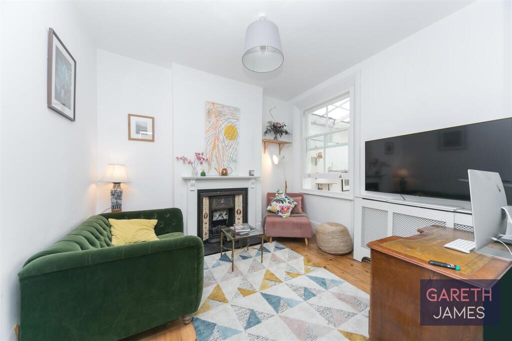 1 bed Apartment for rent in Camberwell. From Gareth James Property - South East London 1 bed Apartment for rent in Camberwell. From Gareth James Property - South East London