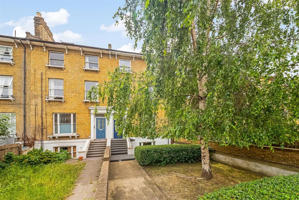 2 bed 1st Floor Flat for rent in Camberwell. From Gareth James Property - South East London 2 bed 1st Floor Flat for rent in Camberwell. From Gareth James Property - South East London