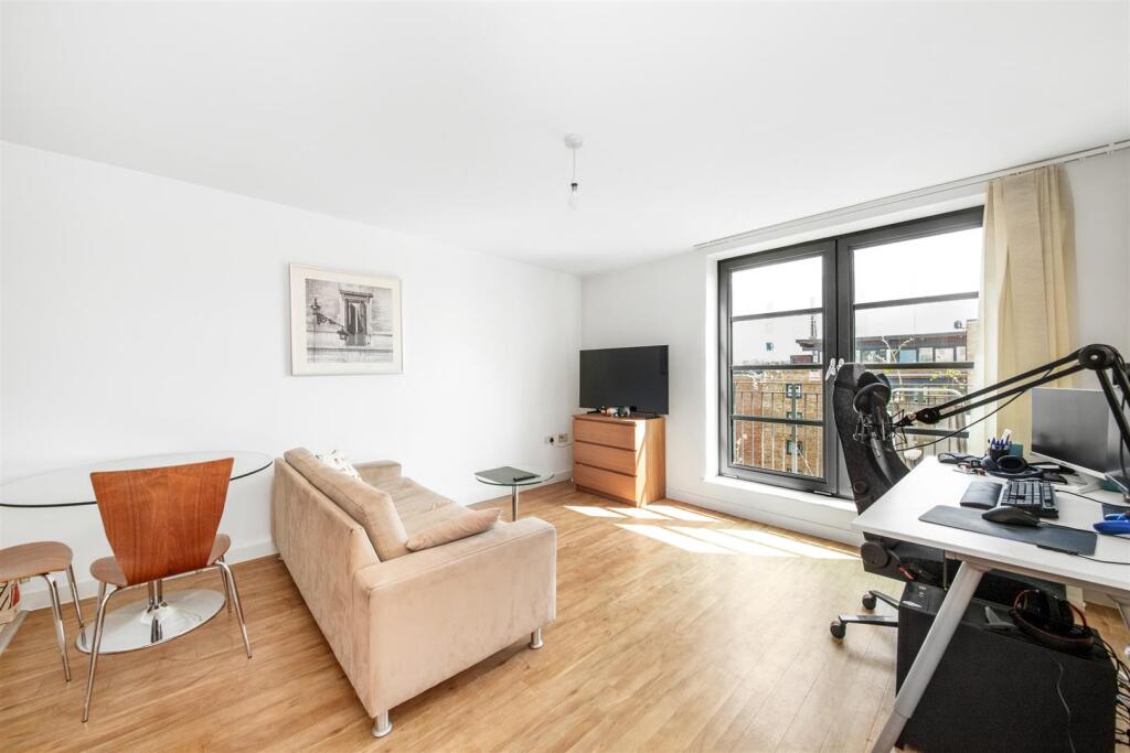 1 bed 1st Floor Flat for rent in Poplar. From Gareth James Property - South East London