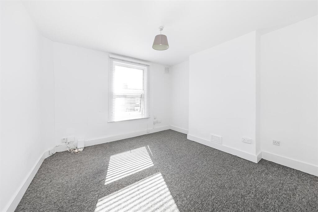 1 bed 1st Floor Flat for rent in Lewisham. From Gareth James Property - South East London