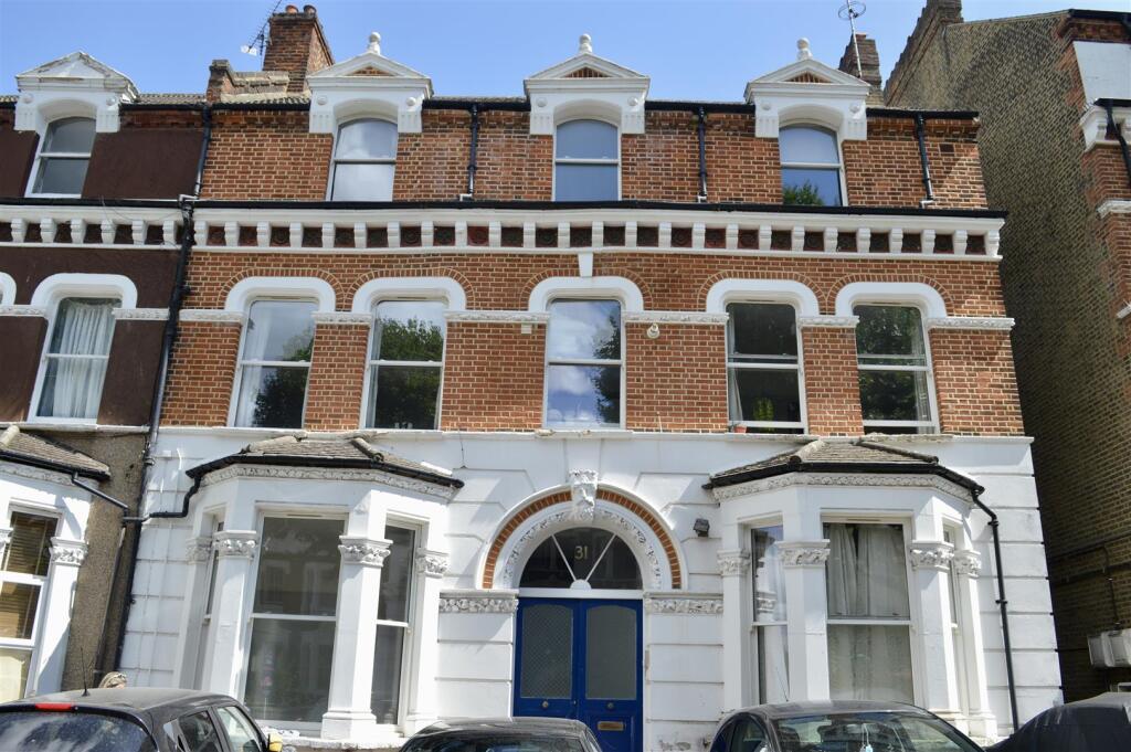 2 bed 1st Floor Flat for rent in Deptford. From Gareth James Property - South East London 2 bed 1st Floor Flat for rent in Deptford. From Gareth James Property - South East London