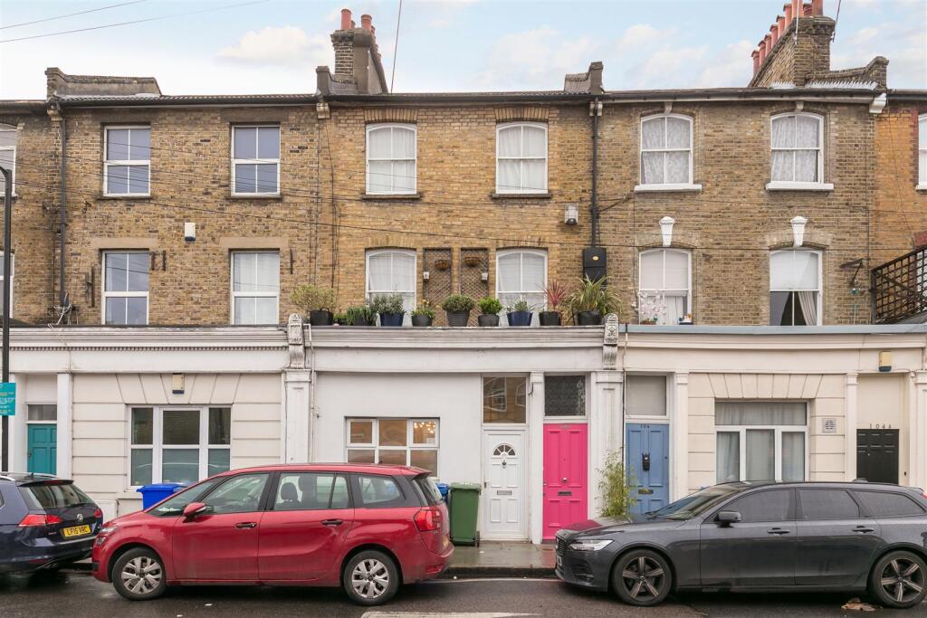 2 bed Apartment for rent in Camberwell. From Gareth James Property - South East London