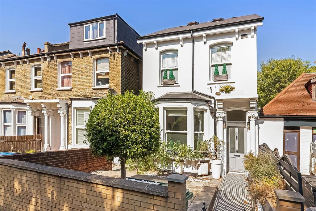 2 bed 1st Floor Flat for rent in Camberwell. From Gareth James Property - South East London