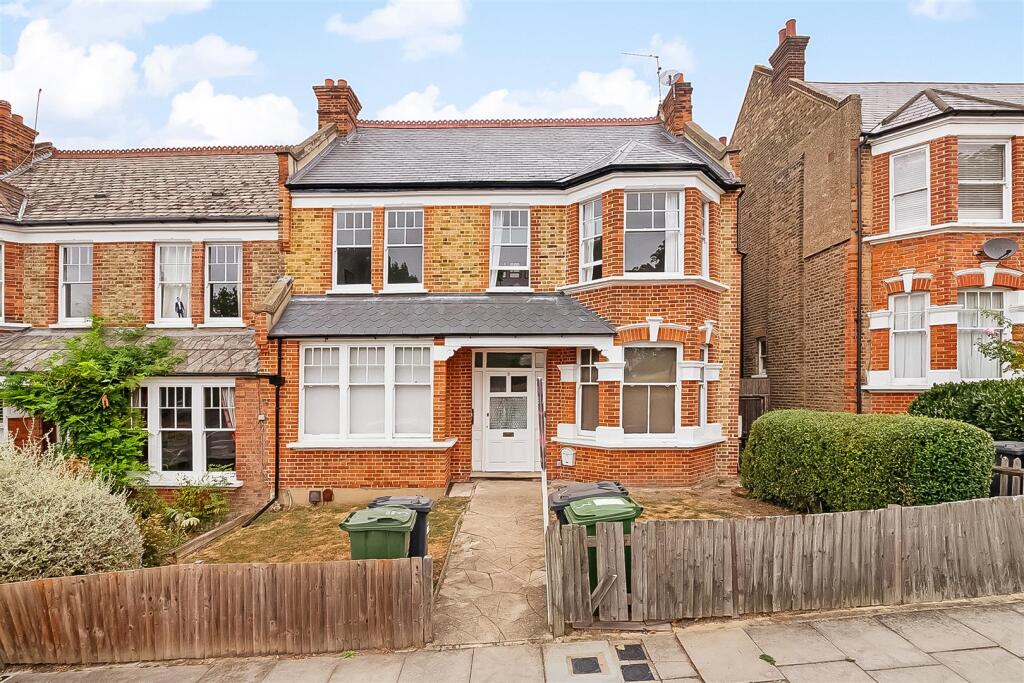 2 bed 1st Floor Flat for rent in Lewisham. From Gareth James Property - South East London 2 bed 1st Floor Flat for rent in Lewisham. From Gareth James Property - South East London