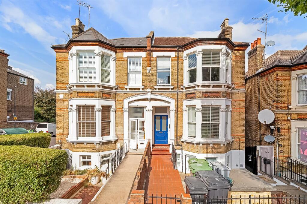 2 bed 1st Floor Flat for rent in London. From Gareth James Property - South East London