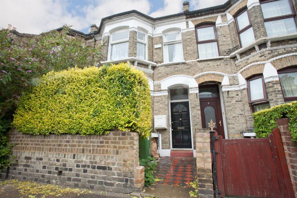 5 bed Mid Terraced House for rent in Camberwell. From Gareth James Property - South East London 5 bed Mid Terraced House for rent in Camberwell. From Gareth James Property - South East London