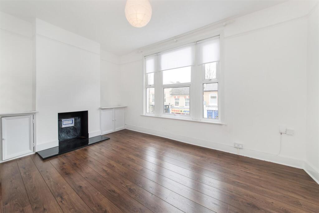 2 bed 1st Floor Flat for rent in Camberwell. From Gareth James Property - South East London 2 bed 1st Floor Flat for rent in Camberwell. From Gareth James Property - South East London