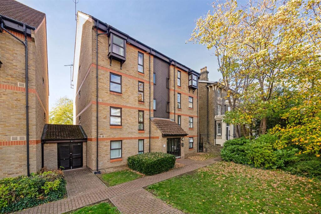 0 bed 1st Floor Flat for rent in London. From Gareth James Property - South East London