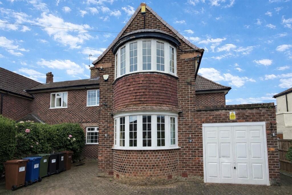 4 bed Semi Detached for rent in Cheadle. From Gascoigne Halman - Cheadle