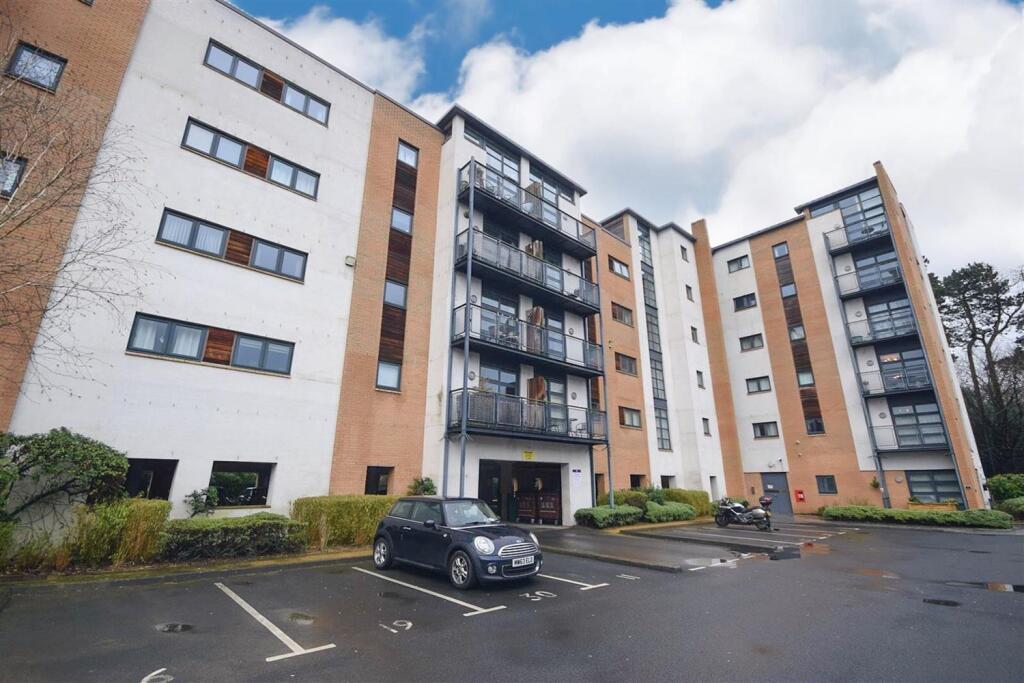 2 bed Apartment for rent in Manchester. From Gascoigne Halman - Cheadle