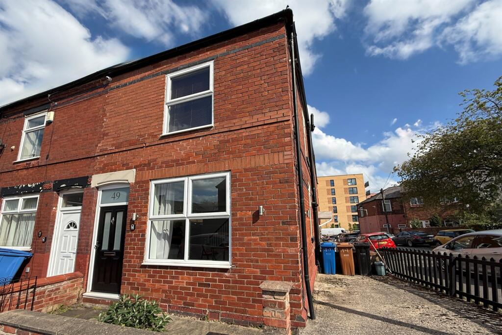 1 bed Mid Terraced House for rent in Stockport. From Gascoigne Halman - Cheadle