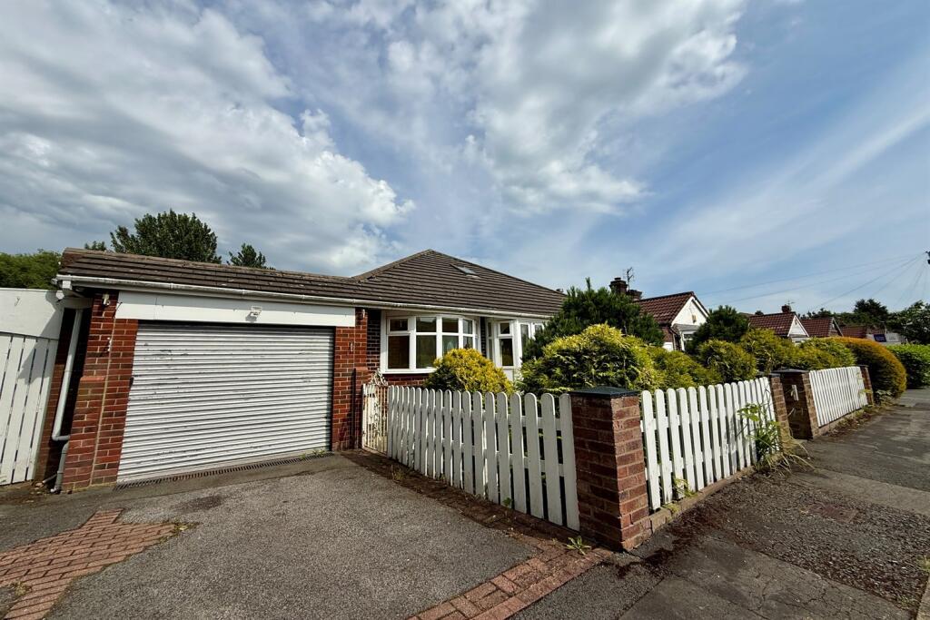 4 bed Detached bungalow for rent in Gatley. From Gascoigne Halman - Cheadle