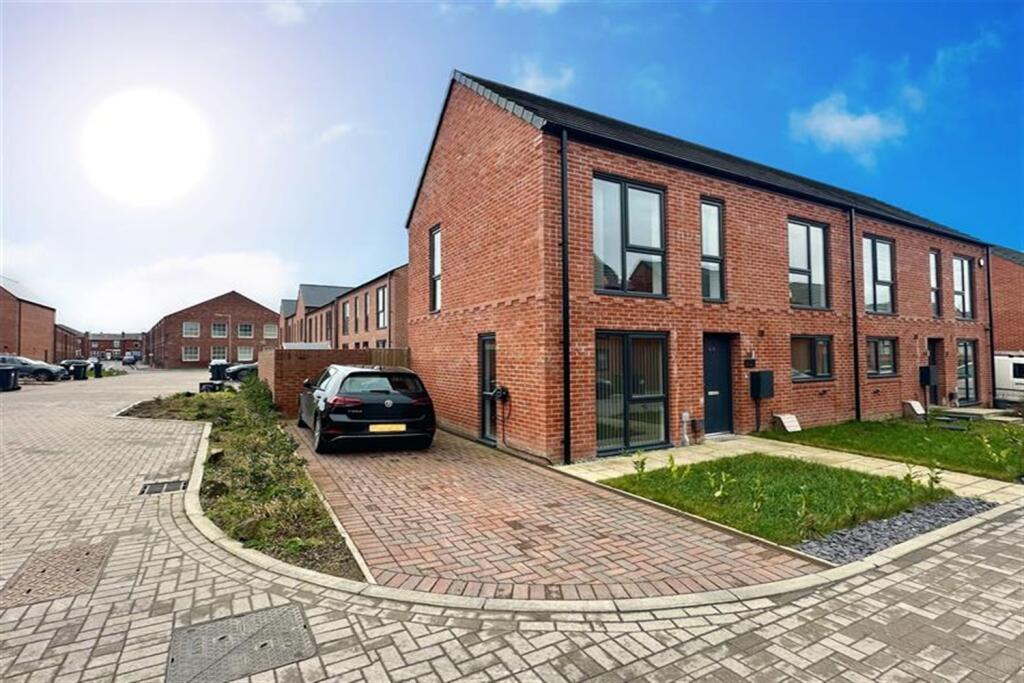 3 bed Semi Detached for rent in Stockport. From Gascoigne Halman - Cheadle