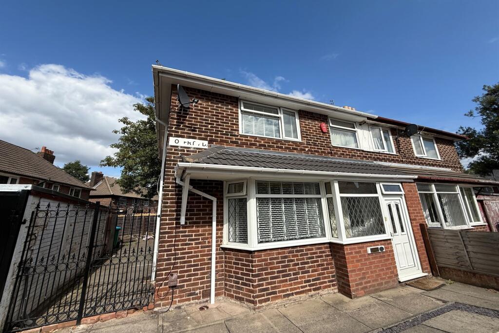 3 bed Semi Detached for rent in Gatley. From Gascoigne Halman - Cheadle 3 bed Semi Detached for rent in Gatley. From Gascoigne Halman - Cheadle