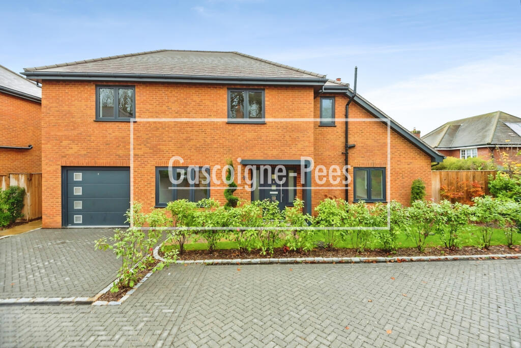 4 bed Detached for rent in . From Gascoigne-Pees Lettings - Esher