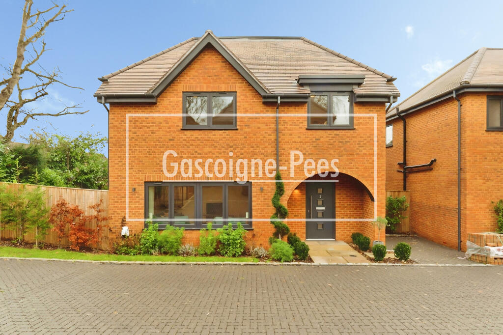 5 bed Detached for rent in . From Gascoigne-Pees Lettings - Esher
